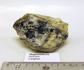 Magnesioferrit Långban  VG 082